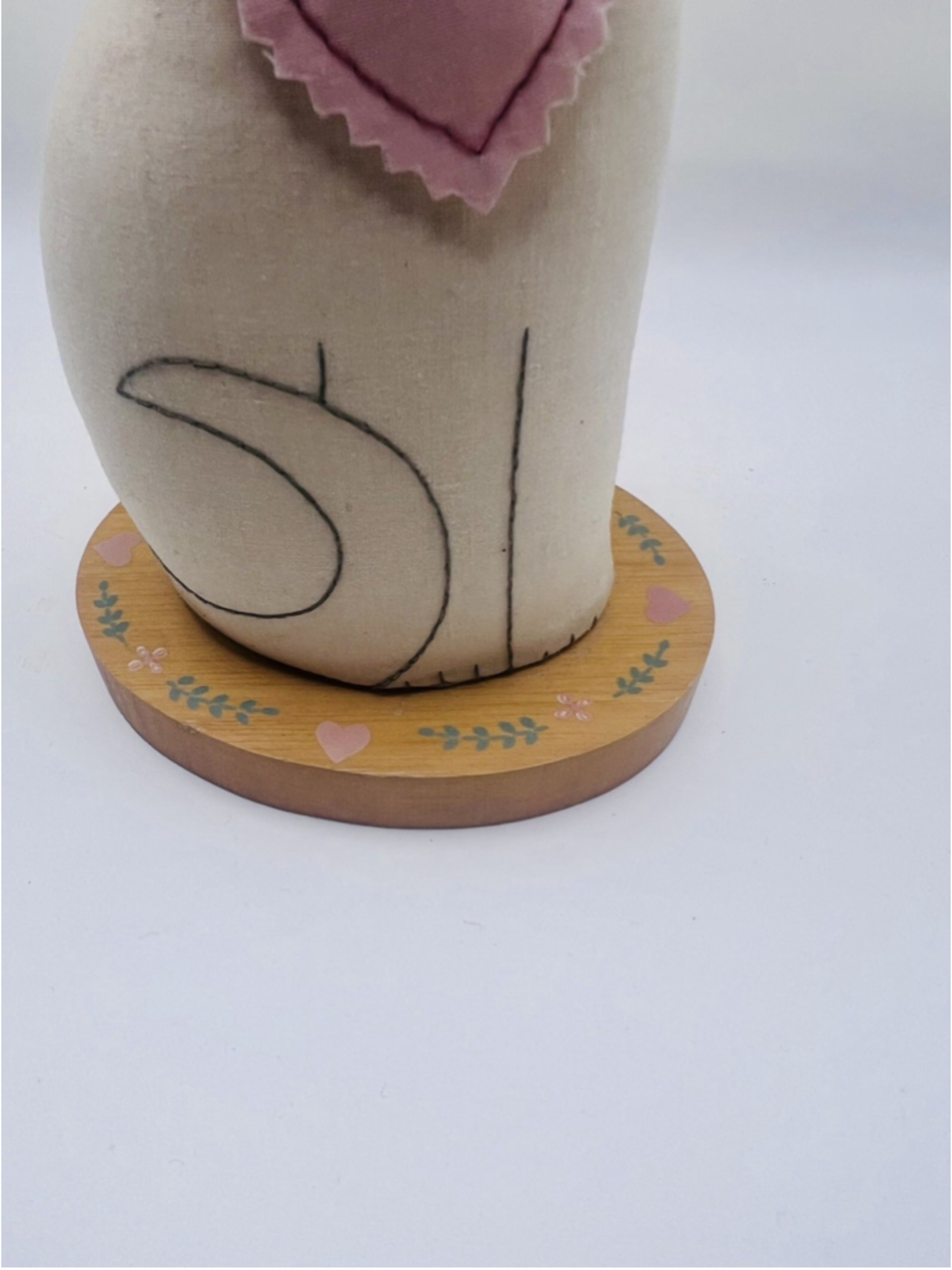 Vintage Crowning Touch Cat Figurine Pin Cushion Embroidered Primitive Folk Art - Picture 3 of 4